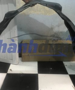LÒNG DÈ CHẮN BÙN MITSUBISHI OUTLANDER