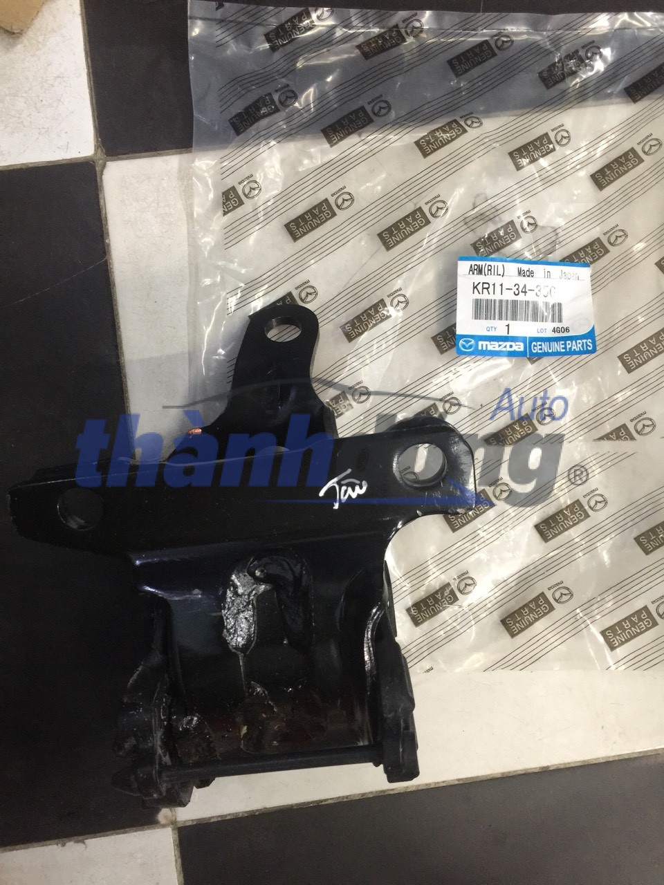 z2316555426078_4b30cb4f488d15ba501715f91e5c673e CHÂN TREO HỘP SỐ MAZDA 6