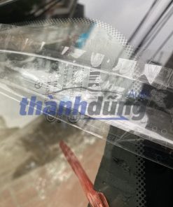 kính chắn gió trước mercedes glc63 amg