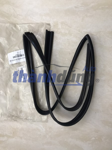 GIOĂNG TRƯỢT KÍNH TOYOTA CAMRY 2002-2006 | 6814206021