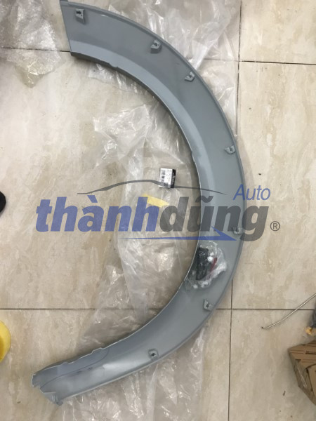 ốp cua lốp mitsubishi triton 2010-2015 | 7407a152
