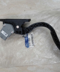 BÀN ĐẠP CHÂN GA HYUNDAI LIBERO 2000-2007 | 327004A660